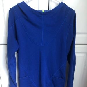 North face hoodie/pullover.